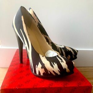 GUESS almond toe hidden platform high heels
